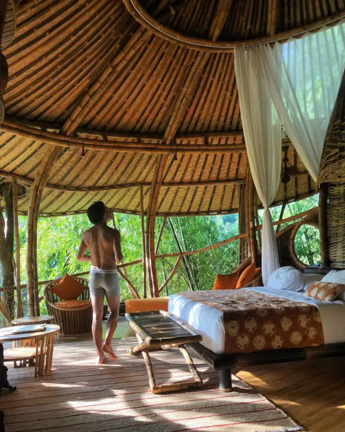 SEXY : Axel Auriant, Bali, pas ballot