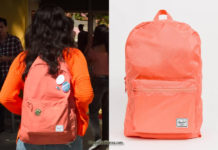 Never Have I Ever : Devi’s Pink Backpack in S1E01
