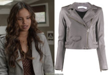 13 REASONS WHY : Jessicas’s leather grey biker jacket in S4E01