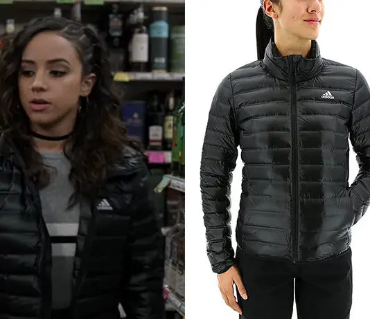 TRINKETS : Moe’s black puffer jacket in S1E10