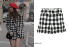 EMILY IN PARIS : Emily’s checked shorts in S1E03
