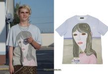WE ARE WHO WE ARE : Fraser’s drinking girl print tee in S1E01