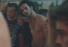 OUPS : les vestiaires mixtes d’ « ICI TOUT COMMENCE »