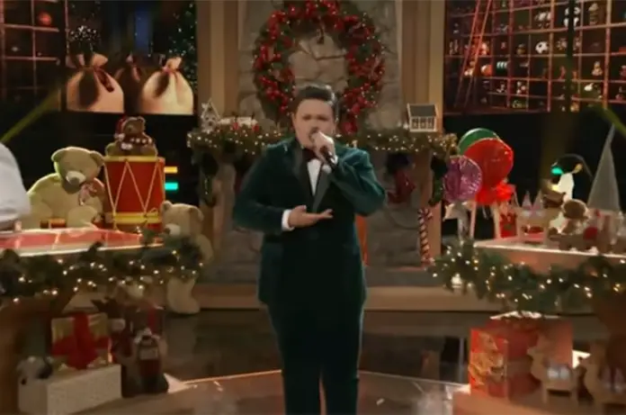 CHRISTMAS SONG OF THE DAY : Carter Rubin and Gwen Stefani’s Duet « You Make It Feel Like Christmas » – The Voice Live Finale 2020