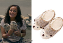THE WILDS : Martha’s Hedgehog slippers in S1E07