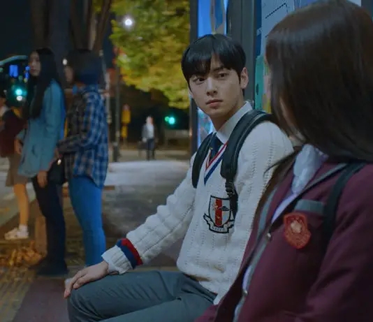 TRUE BEAUTY : Lee Su-Ho’s Wool Cable-knitted Sweater in S1E05