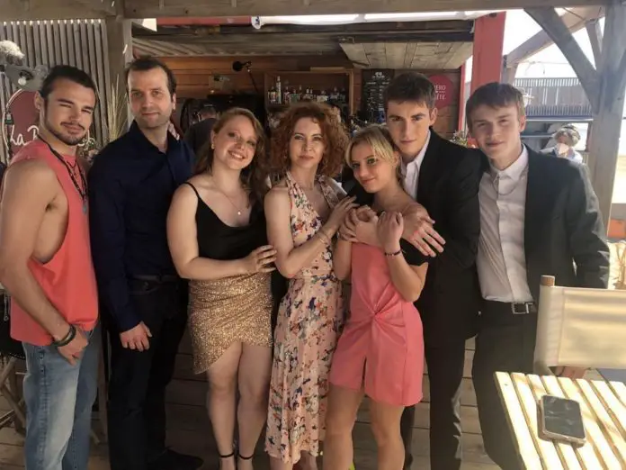 DEMAIN NOUS APPARTIENT : les tenues des filles à la fête de la Paillote dans l’épisode 977