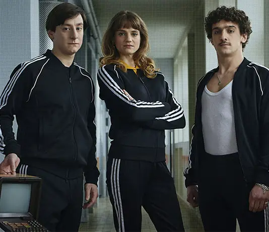 3615 MONIQUE : le survête aux 3 bandes de Stéphanie, Simon et Toni