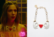 ÉLITE : Cayeta’s 2 hands and heart necklace in S5E06