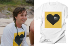 THE WILDS : Josh’s « Hate has no home here » print tee in S2E02