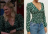 HOW I MET YOUR FATHER : Sophie’s green floral shirt in S1E01