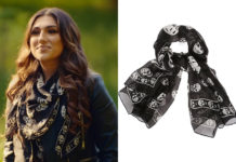 SNOWFLAKE MOUNTAIN : Francesca’s 3 black scarf in S1E04