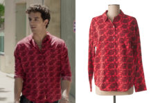 ICI TOUT COMMENCE : le chemisier rouge à fleurs de Greg dans l’épisode 435