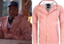SNOWFLAKE MOUNTAIN : Solomon’s pink rain jacket in S1E01