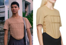 HARTLEY, CŒURS À VIF : le t-shirt style corset de Darren dans l’épisode 1×06