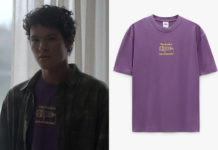 YOUNG ROYALS : Simon’s purple t-shirt in S2E05