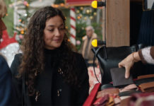 DEMAIN NOUS APPARTIENT : le porte-cartes, cadeau de Manon pour son père, dans l’épisode 1324