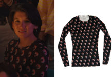 SMILEY : Patricia’s print blouse in S1E01