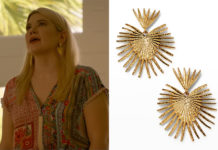 OUTER BANKS : Rose’s fan-drop earrings in S3E01