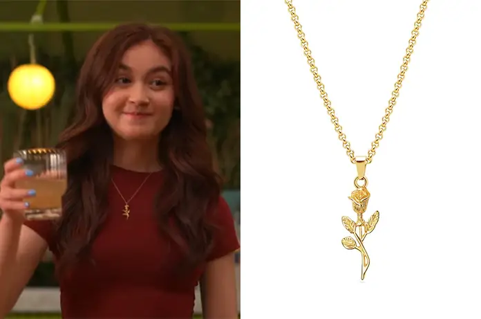 KITTY Kitty’s rose-pendant chain necklace S1E05