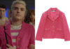 UN, DOS, TRES : Nouvelle Génération : le blazer rose de Luca dans l’épisode 1