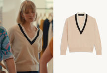 KNOKKE OFF : JEUNESSE DORÉE : le pull beige avec col en V d’Emilie dans l’épisode 1×02