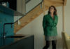 MADEMOISELLE HOLMES : la veste verte de Charlie dans l’épisode 5