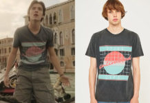 DISCLAIMER : Jonathan’s tees in the first episode