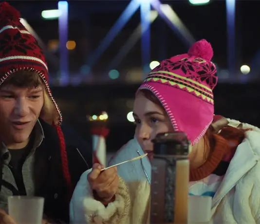 DEMAIN NOUS APPARTIENT : les bonnets péruviens du réveillon Delcourt dans l’épisode 1842