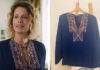 DEMAIN NOUS APPARTIENT : la blouse bleue avec plastron brodé de Soizic dans l’épisode 2224